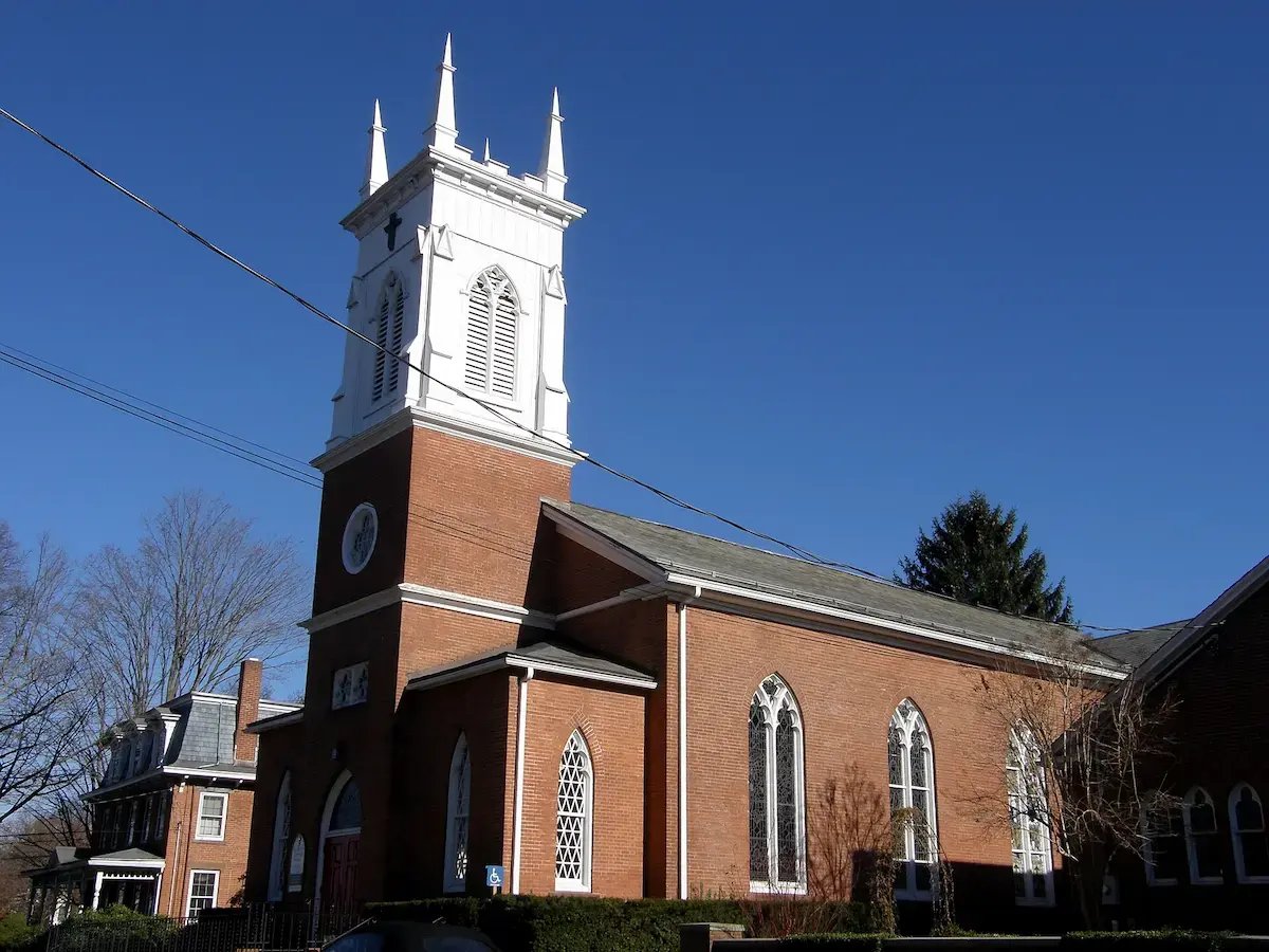 St._Johns_Episcopal_Church,_North_Haven,_CT